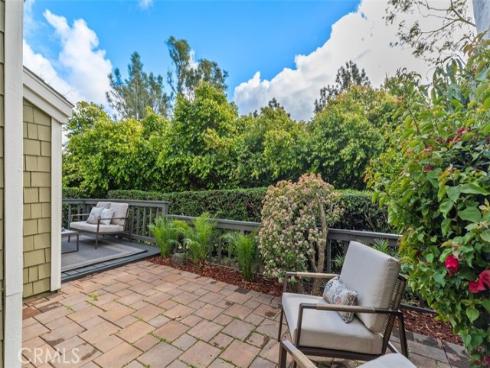 1 Rainbow Falls , Irvine, CA