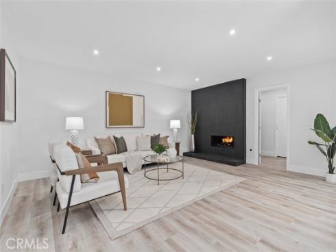 1 Rainbow Falls , Irvine, CA