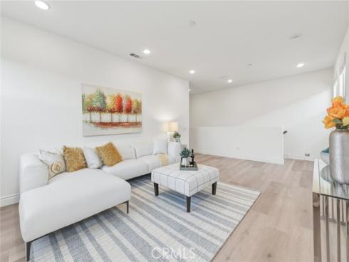 218  Geyser  , Irvine, CA