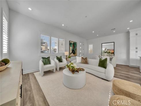 446 Chorus , Irvine, CA