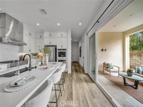 446 Chorus , Irvine, CA