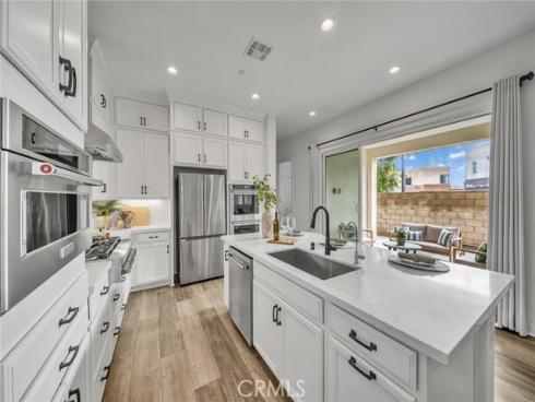446 Chorus , Irvine, CA