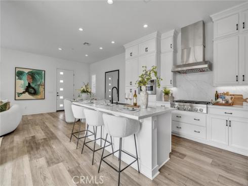 446 Chorus , Irvine, CA