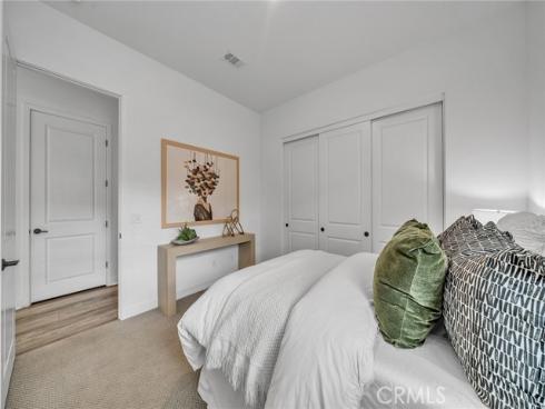 446 Chorus , Irvine, CA