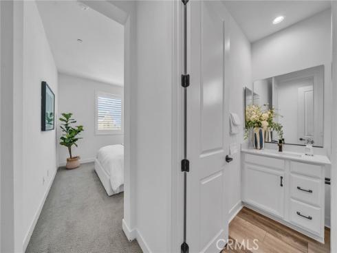 446 Chorus , Irvine, CA