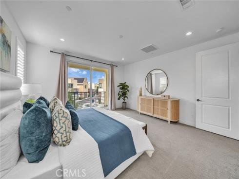 446 Chorus , Irvine, CA