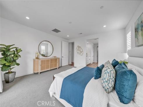 446 Chorus , Irvine, CA