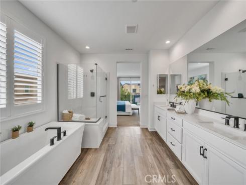 446 Chorus , Irvine, CA