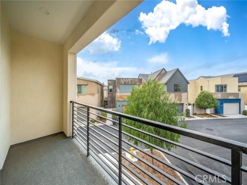 446 Chorus , Irvine, CA