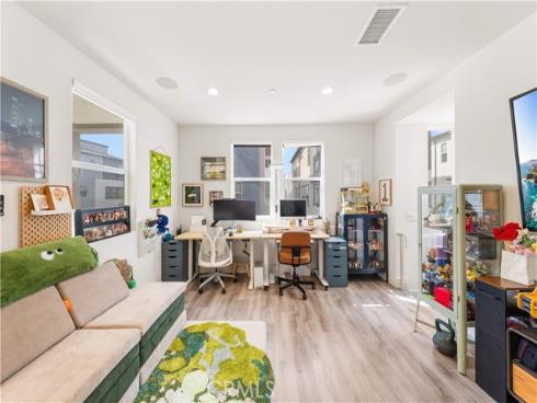 116  Tenor  , Irvine, CA