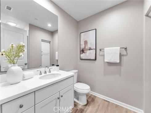 168  Outwest  , Irvine, CA