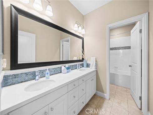 70  Twin Gables  , Irvine, CA