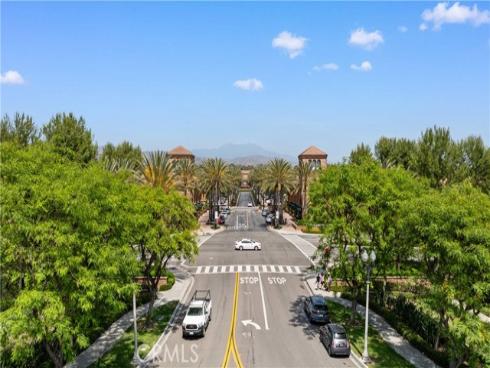 70  Twin Gables  , Irvine, CA