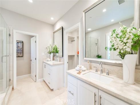 211 Canvas , Irvine, CA