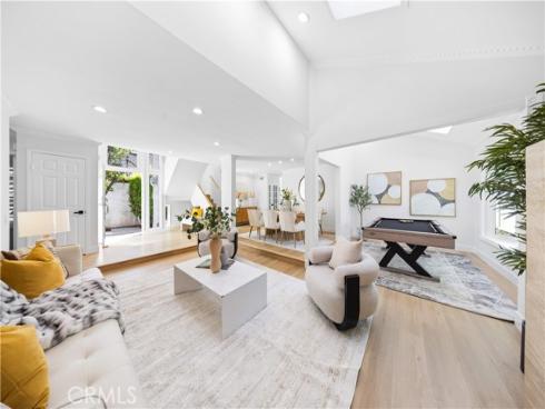 12  Oakdale  , Irvine, CA