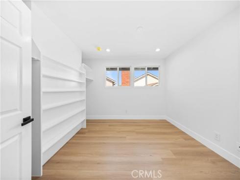 12  Oakdale  , Irvine, CA