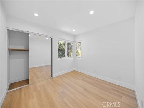 12  Oakdale  , Irvine, CA