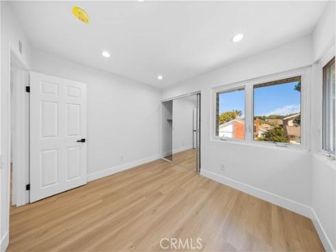 12  Oakdale  , Irvine, CA