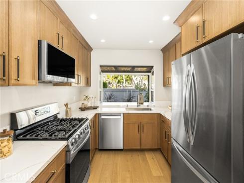 11  Thunder  6  Trail, Irvine, CA