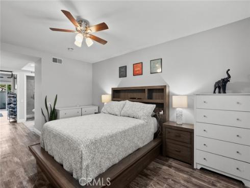 18  Brookdale  , Irvine, CA