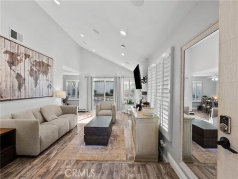 18  Brookdale  , Irvine, CA