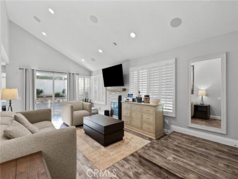 18  Brookdale  , Irvine, CA