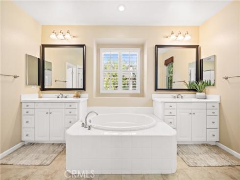 21 Fanpalm , Irvine, CA