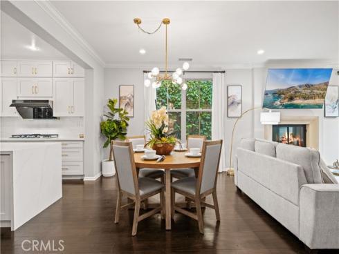 21 Fanpalm , Irvine, CA