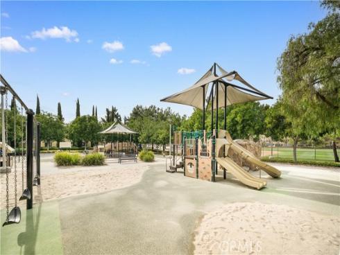 21 Fanpalm , Irvine, CA