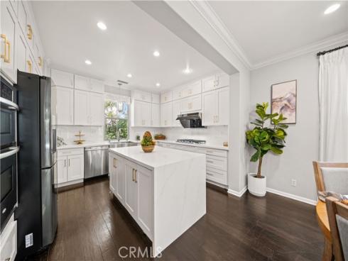 21 Fanpalm , Irvine, CA