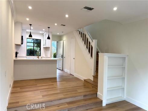 196 Pineview , Irvine, CA