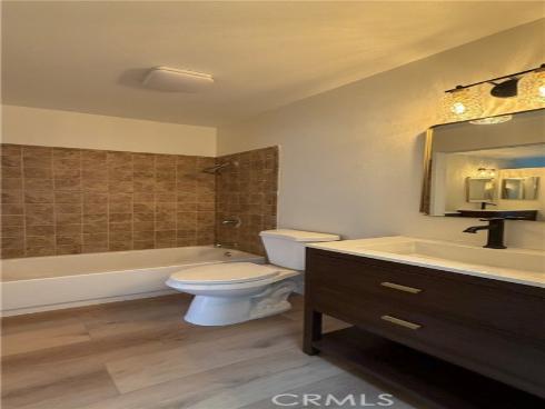 196 Pineview , Irvine, CA