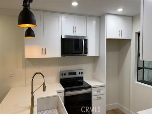 196 Pineview , Irvine, CA