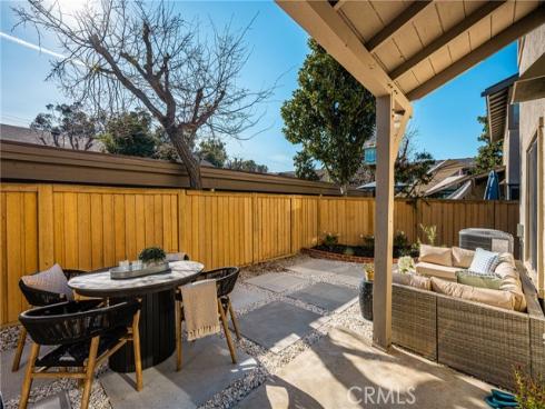 92  Echo  34  Run, Irvine, CA