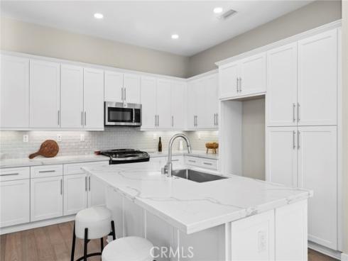 217  Cultivate  , Irvine, CA