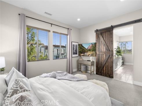 217  Cultivate  , Irvine, CA