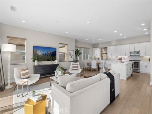 217  Cultivate  , Irvine, CA