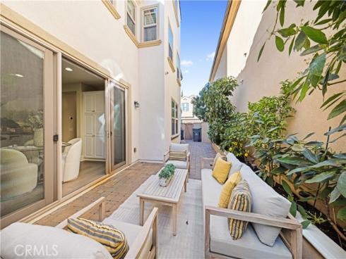 129  Pathway  , Irvine, CA