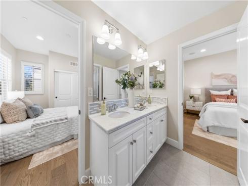 129  Pathway  , Irvine, CA