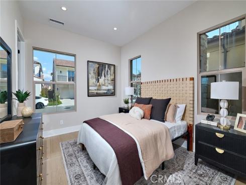 113  Oakstone  , Irvine, CA