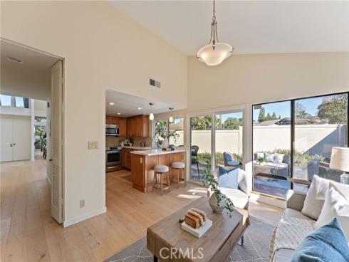 1  Holly  , Irvine, CA