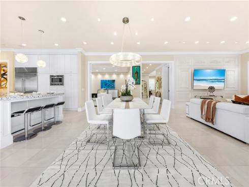 123  Calderon  , Irvine, CA