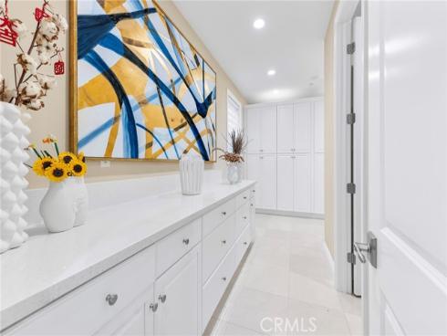 123  Calderon  , Irvine, CA