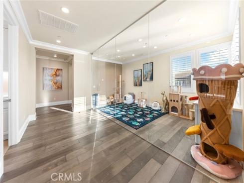 123  Calderon  , Irvine, CA