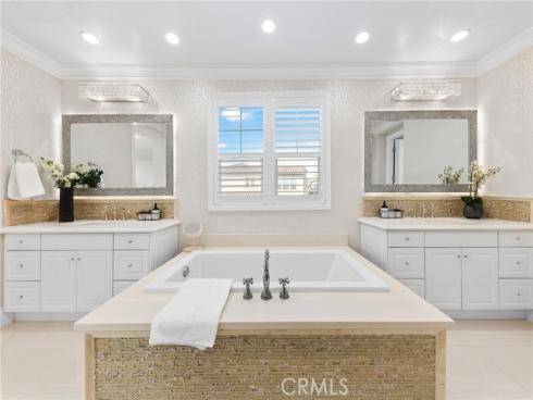 123  Calderon  , Irvine, CA