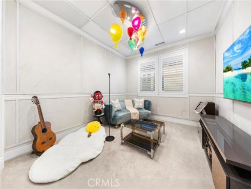 123  Calderon  , Irvine, CA