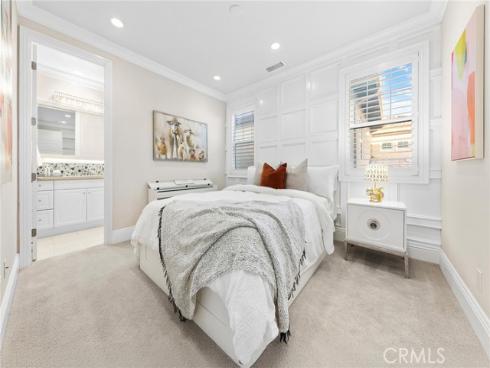 123  Calderon  , Irvine, CA