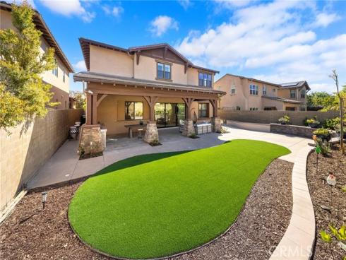 123  Calderon  , Irvine, CA