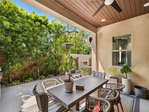 131  Spiral  , Irvine, CA