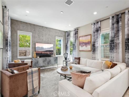 131  Spiral  , Irvine, CA